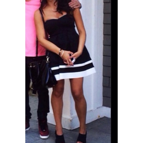 GORGEOUS SAN SOUCHI strapless mini dress - Picture 4 of 7